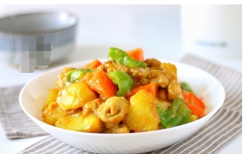 这道菜孩子们都爱吃，跟米饭是绝配，好吃易做，冬天吃最好