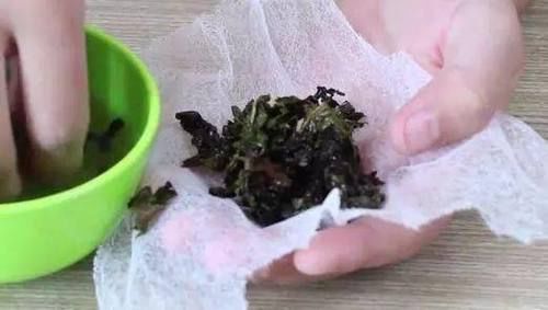 眼角出现皱纹别担心，用家里不用的它敷在眼上，比眼霜还好用