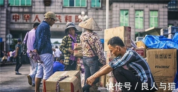 字母!越南废除汉字75年,就连春联也是改用字母,但有一个字抹不掉