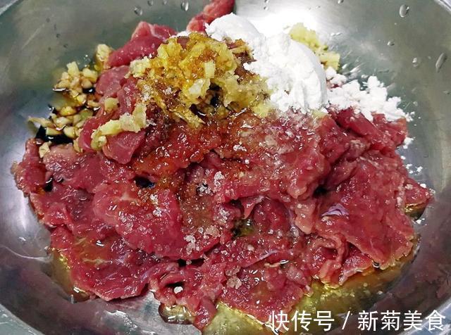 植物油|炒牛肉时,别再用料酒腌制了,学会这样做,牛肉又滑又嫩没腥味