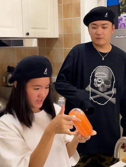 《变形计》李勒优生活大变,被城市家庭宠成公主,脸却长满痘痘