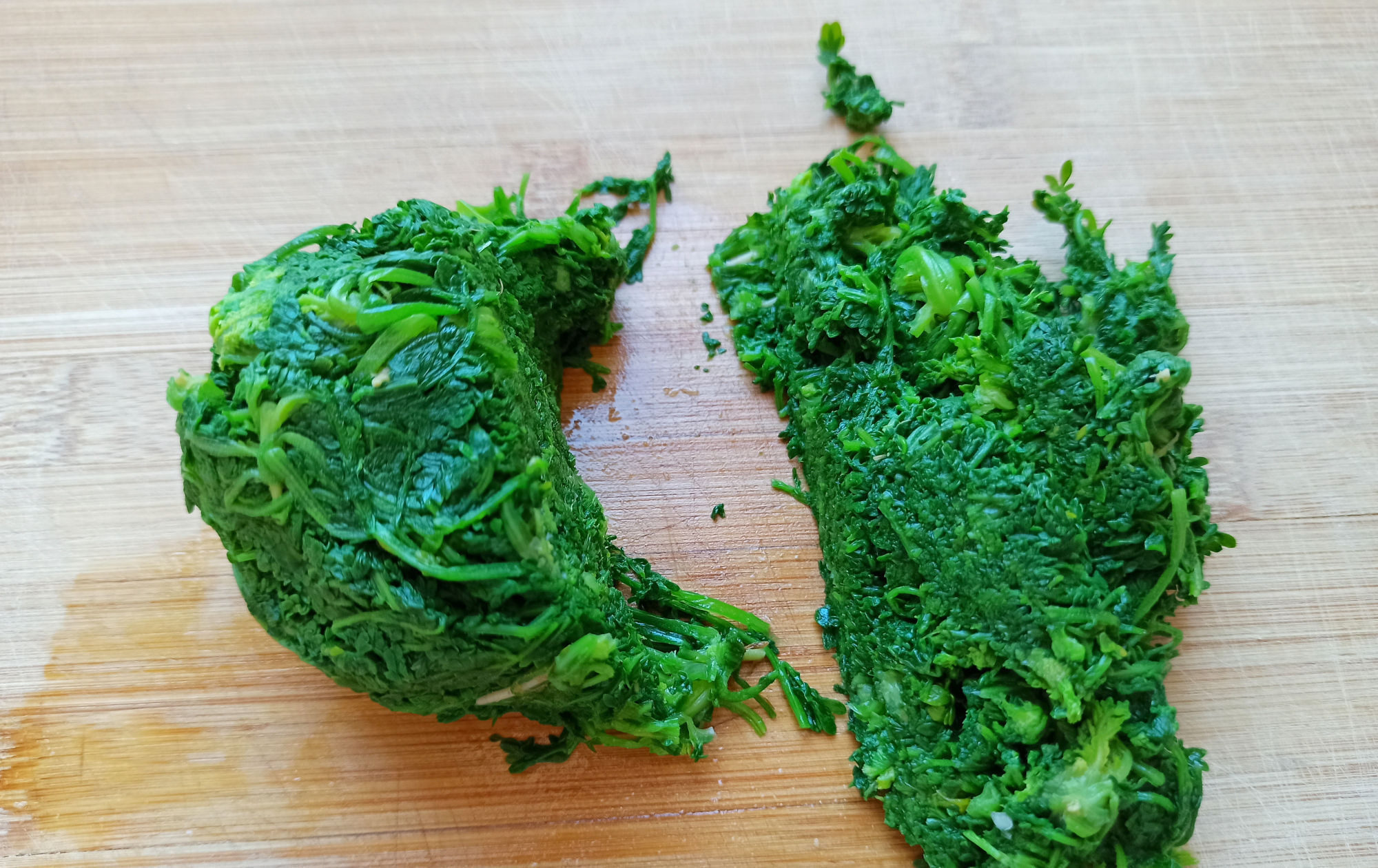 麦蒿|春天的野菜我只认它,做成饺子馅真香,鲜嫩多汁,城里人很少吃过