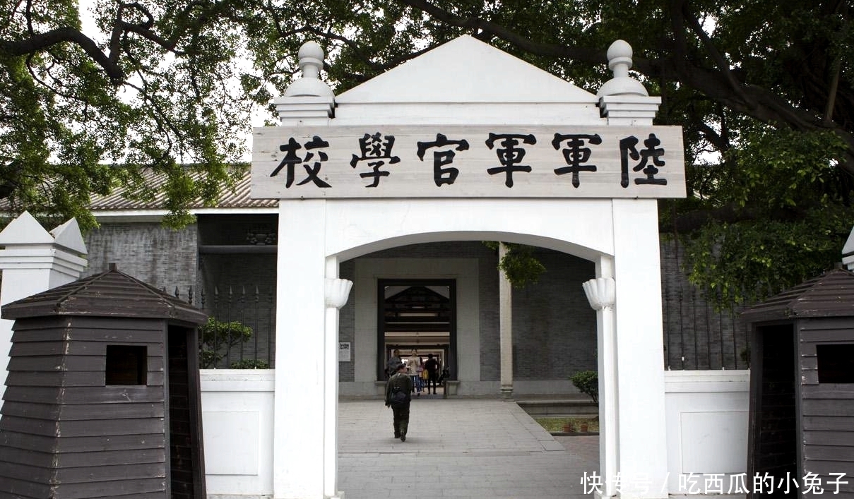 家喻户晓|“十五兵团司令”罗广文，1949年和平起义，有一个弟弟家喻户晓