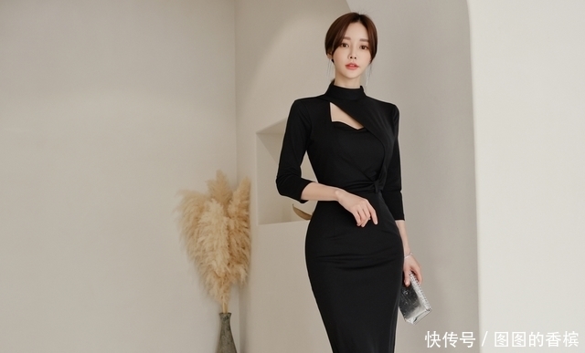 墨染丝滑挂脖七分袖连衣裙,展现优雅身姿