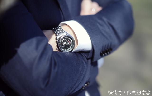 男人用左手“戴手表”是为什么内行人告诉你含义，别戴反了