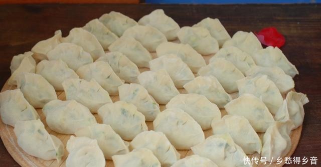 面丁儿素馅饺子的做法,简单又好吃!