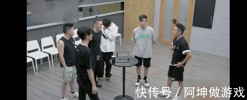 乘风破浪的姐姐|人气最低！敖犬不主动退出被骂到上高位热搜！微博评论区沦陷！