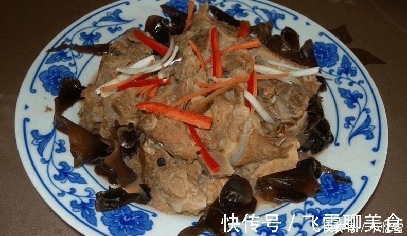 炖菜|周末家庭聚餐,老妈嫌在外面吃太破费,做了11菜一汤,吃个精光