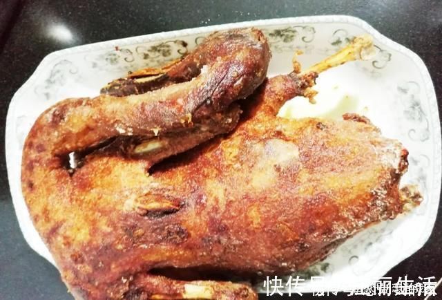 椒盐|夏天适合吃鸭肉,鸭肉这样做香酥入味,我们家每次做一只还不够吃