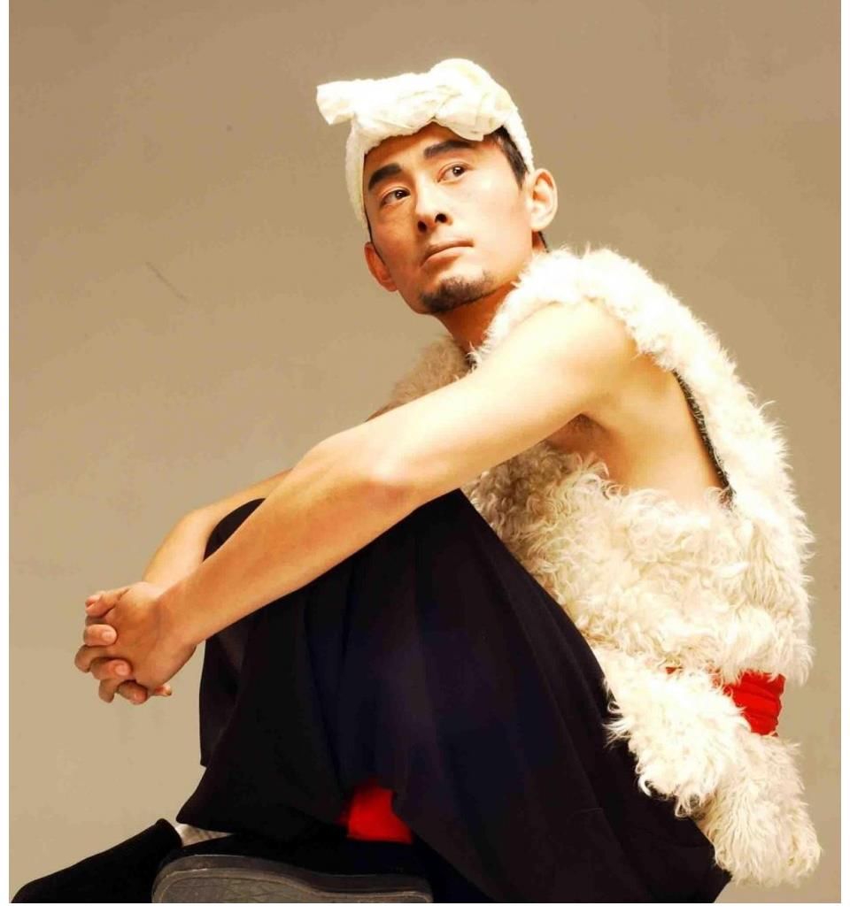 “草根歌王”阿寶，他做了什么？