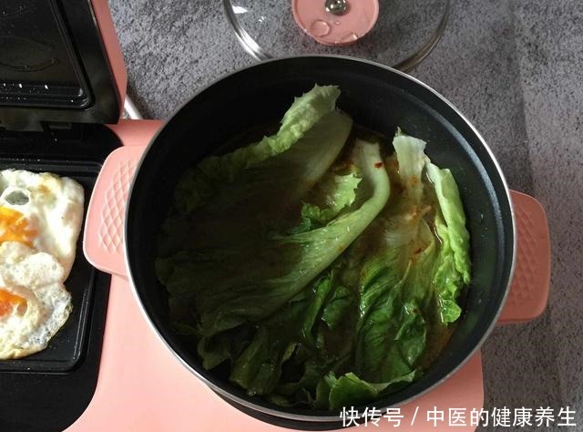 学生早餐不用愁，10分钟搞定，菜肉汤一锅端，一碗管饱不饿肚子