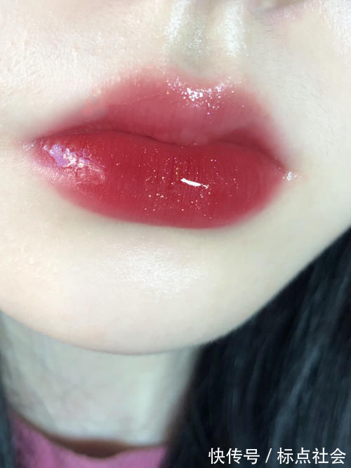 口红 好看到失语,这就是传说中最闪的那只口红吧!