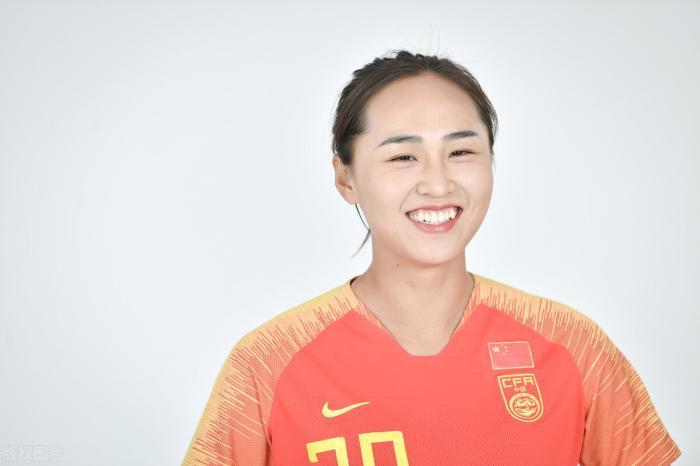 男女足|6天时间,见证中国足球的最尴尬和最感动瞬间,这是男女足的区别