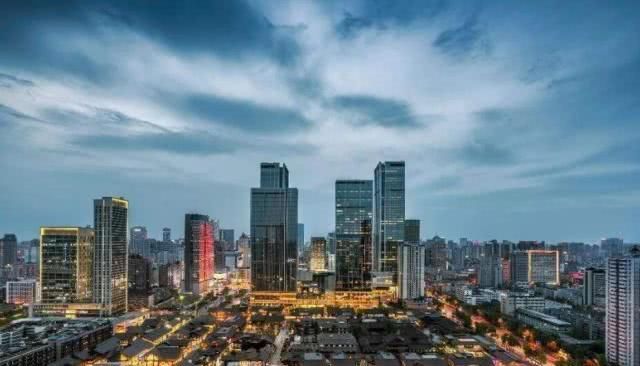 遍地|我国“最”良心的三座城市,不宰游客也不坑钱,美女美食遍地都是