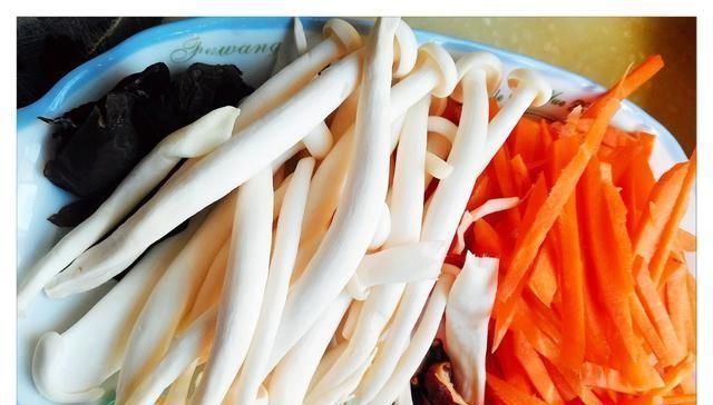  这道食材名副其实，简单4步轻松搞定，味道真鲜