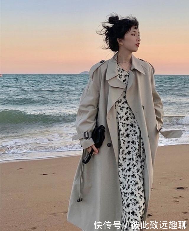 cp|秋天最优雅的CP:“风衣+裙子”,这样搭气质翻倍,值得借鉴