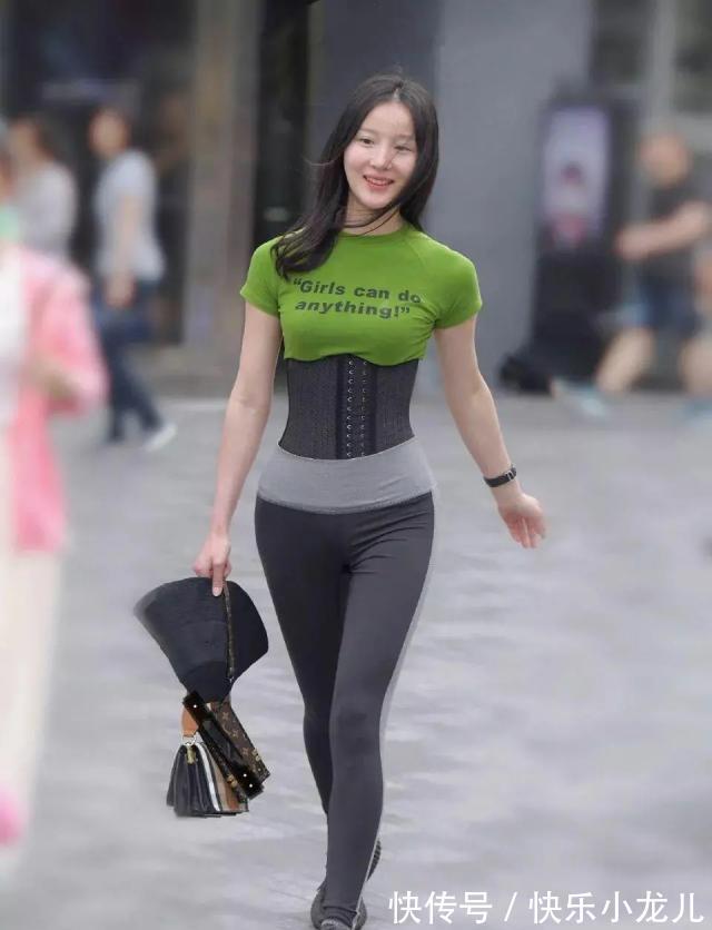 t恤 时尚百搭的打底裤,展现出女性的优雅气质,尽显时尚潮流感!