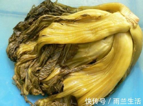 外婆用了50年的腌酸菜诀窍,牢记这4点,清脆爽口,放一年都不坏