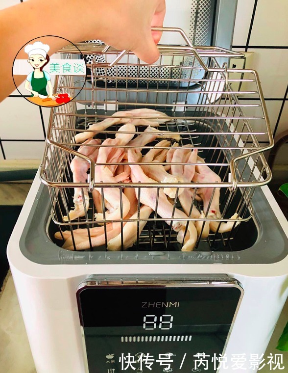 Á¹°èѼצ´Ë×ö·¨£¬ÏÊÏãÈëζ£¬Ô½³ÔÔ½Ï㣬ºÃ³Ôµ½ÌòÊÖÖ¸£¬¼ÒÈ˶¼°®³Ô