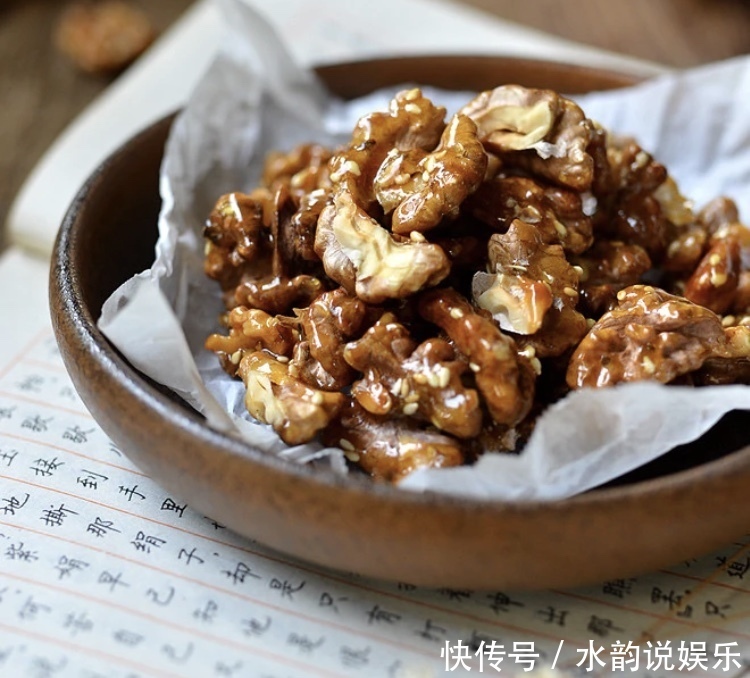 做法|琥珀桃仁的做法,也可当零食来享用