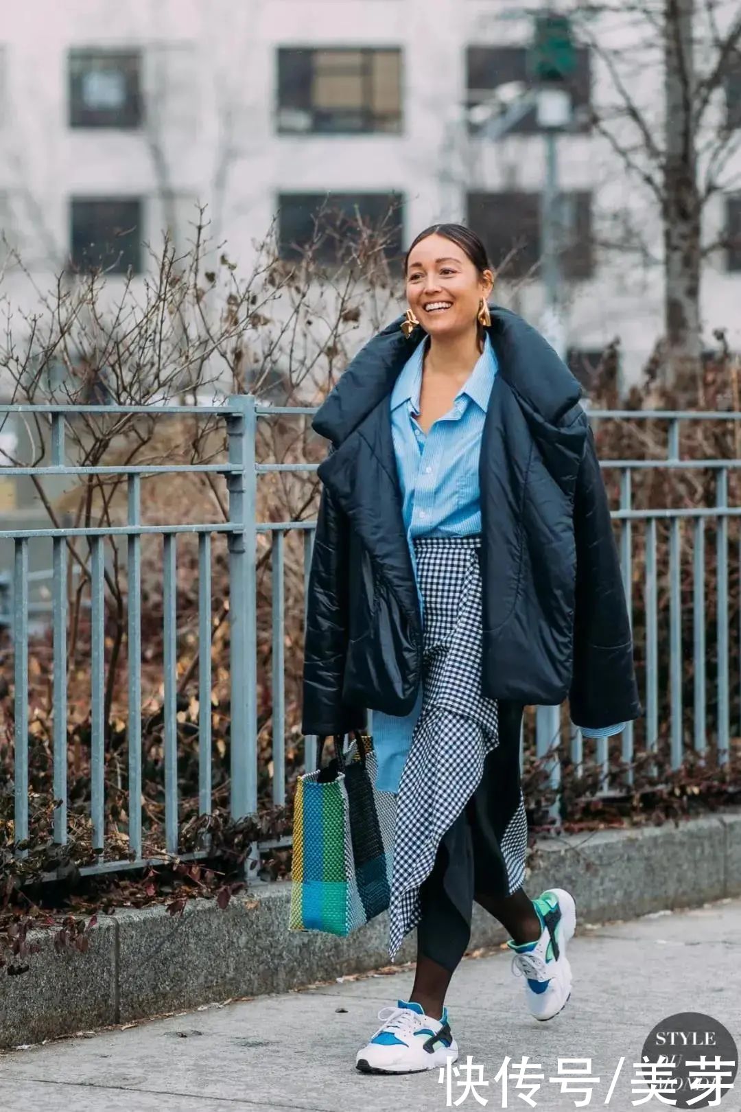 大衣里面穿什么？这4款绝美内搭，让你时髦一整个冬天