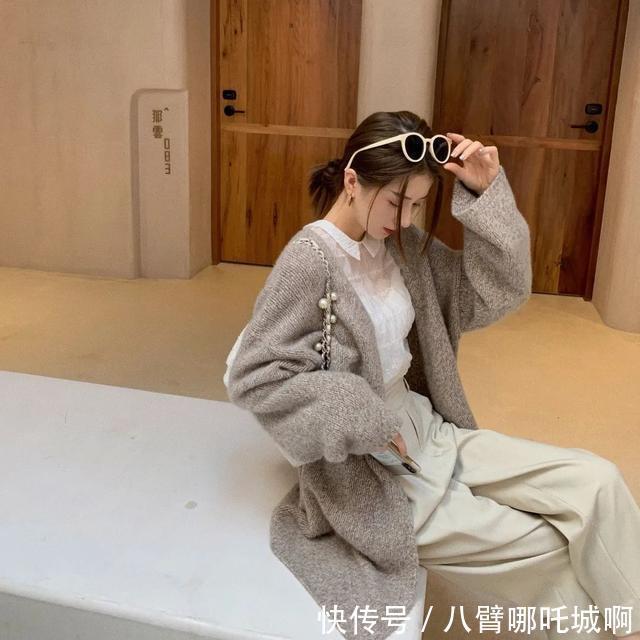 可盐可甜|可盐可甜的早秋搭配,针织衫让你全年美cry!