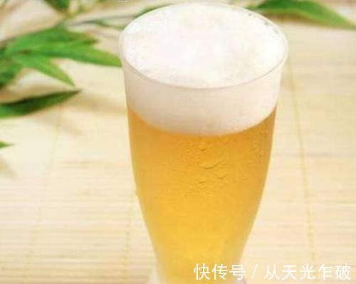 烂根|用啤酒浇花谨记3点，并非什么花都适合，浇错花朵容易招虫还烂根