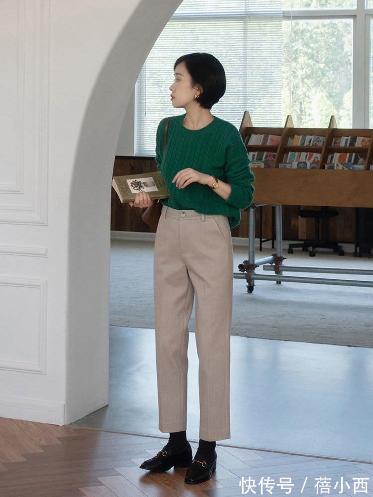毛衣|冬天还是穿“毛衣”最百搭,选这4款搭配阔腿裤、半身裙,真高级