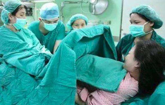 剖腹产|“我生不出来”,产妇哭着要剖腹产,丈夫狠心拒绝字字诛心