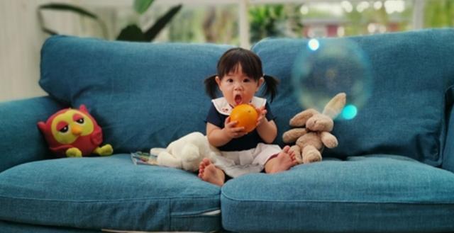 育娃|“最年轻奶爸”走红:30岁被当成初中生,宝爸无语:都生2个了