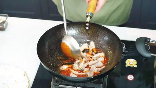 【红火肉蟹煲】借美味之名，洗刷掉一年的不快乐。