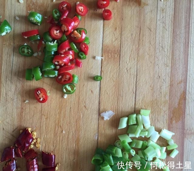 小丁|莲藕最经典的吃法酸辣藕丁,美容养颜还开胃!