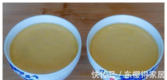 玉米面这样做才好吃,不揉面不擀面,筷子简单一搅,出锅比肉还香