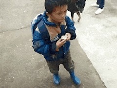 |搞笑GIF趣图:女朋友太爱玩,好想装作不认识她!