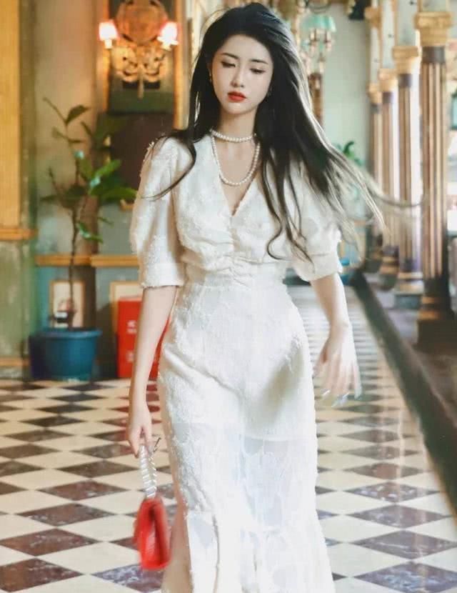 让人心动的鱼尾裙，学会这几个单品的搭配，你就是妥妥的人鱼公主