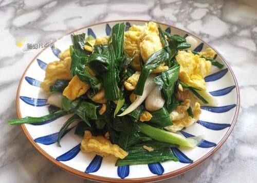 春天，这菜杀菌防感冒再不吃就老了，简单一炒味道超好，孩子都能多吃一碗饭