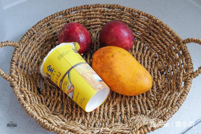 教你在家自制冰棒，2分钟搞定，自己做的省钱又健康