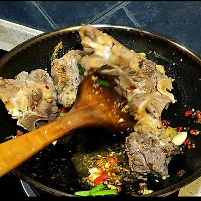 超简单红烧牛脊骨