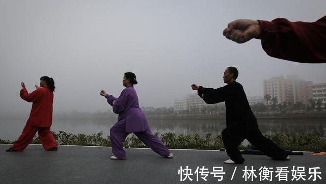 汗性|“老年臭”到底是什么50岁以后,坚持做好这些事,再老也没味