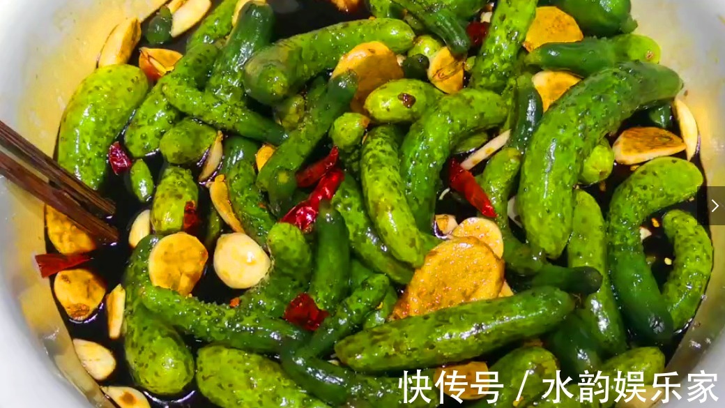 开胃|腌黄瓜好吃有秘诀，一天就能吃，香脆爽口又开胃，比吃肉还过瘾