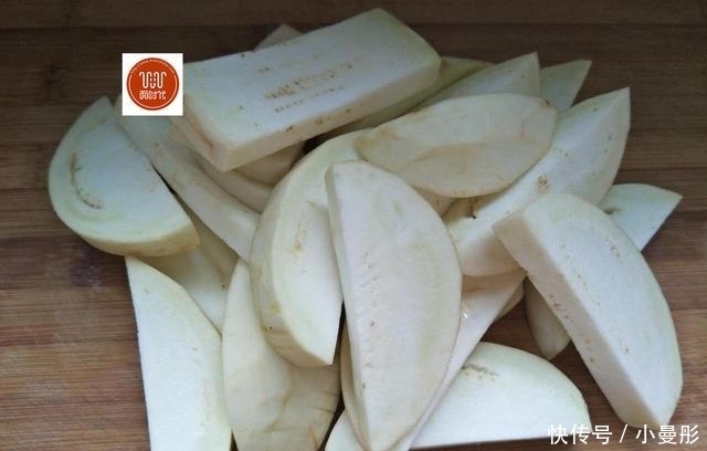 在家做茄子,我教你一招,不仅不吸油,味道比红烧肉还香!