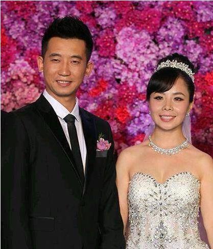 天差地别的王小丫和草帽姐一个低调无冕之王，一个浮夸遭人唾弃