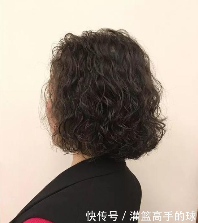 时尚 女人过了40岁发型这样剪,时尚利落又洋气,显小10岁都不止