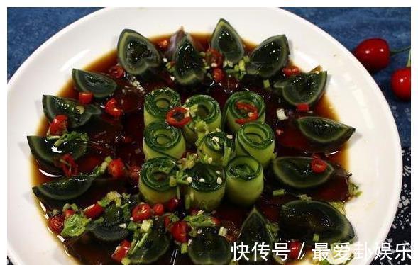 正确做法|凉拌皮蛋时,需要先蒸或煮熟吗?教你正确做法,皮蛋软嫩好吃