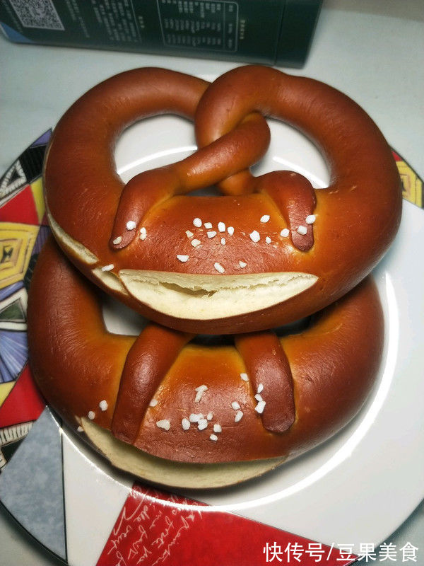 碱水面包的经典做法，不会你就Out了