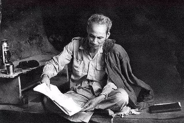 上任|胡志明在华生活20年,与汉文化颇有渊源,为何上任后废除汉字?