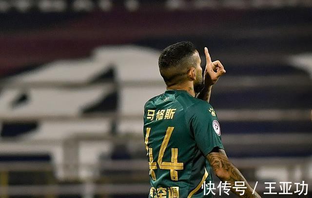 中超|浙江队刚升入中超,就跟球队核心完成续约,未来将继续出战挑大梁