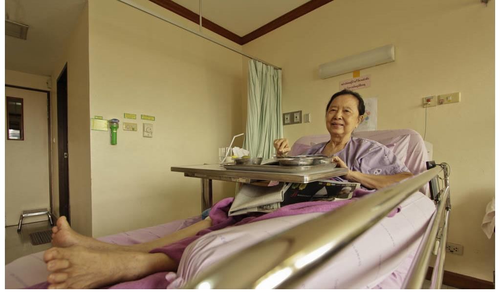 女子|45岁女子深夜骨折，悄然离世，医生：这1味调料天天吃，骨脆如沙