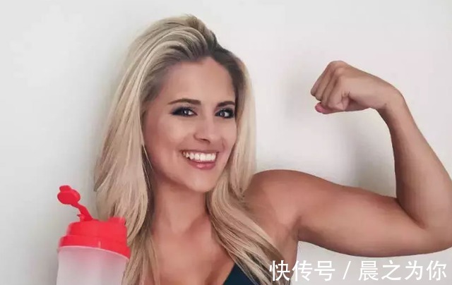 普拉提|健身网红Whitney Simmons,凹凸身材让人艳羡,全靠自律的生活