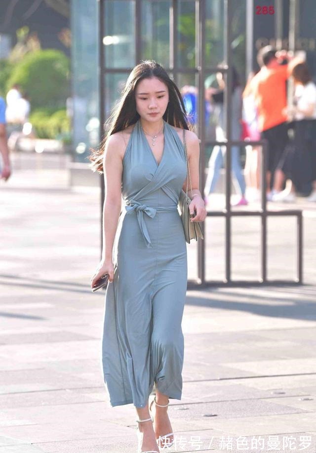 a495 时尚耐穿的包臀裙穿搭尽显可爱淑女风，带来别样的风情，高挑显瘦！